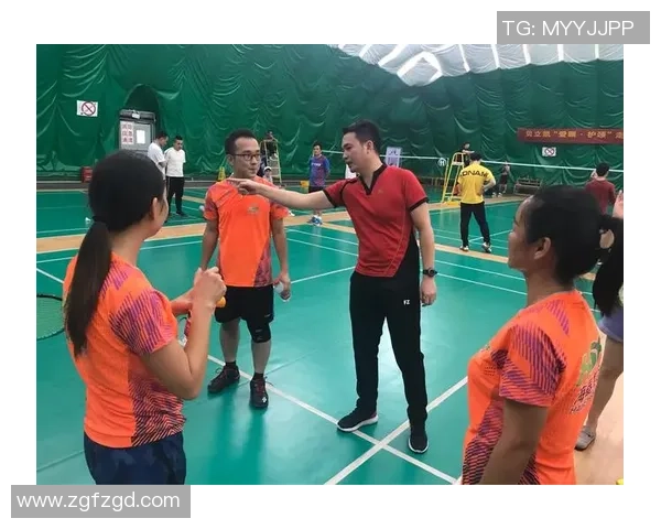 重庆羽毛球队与上海羽毛球队赛后复盘分析团队配合与战术策略的成功与不足